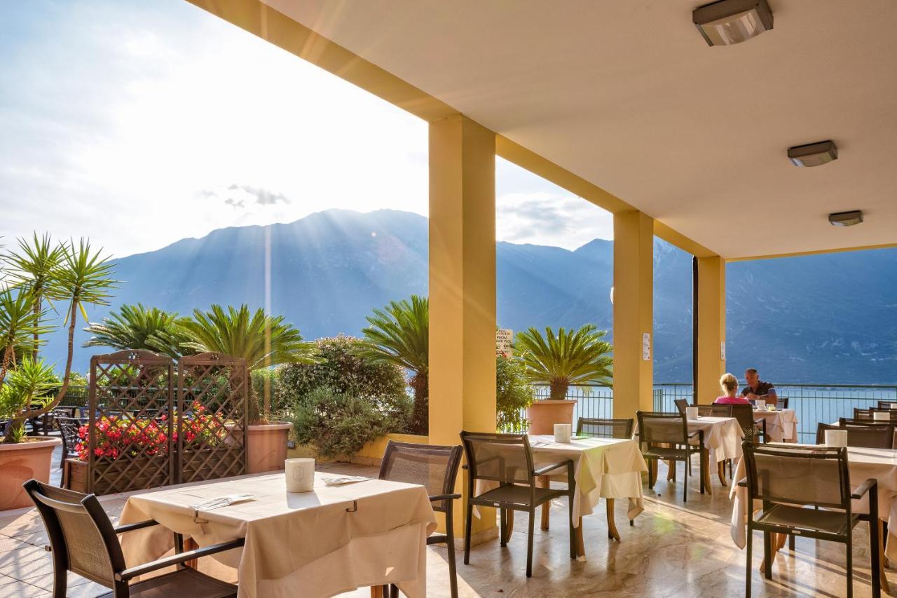 Hotel San Pietro Limone sul Garda Bagian luar foto