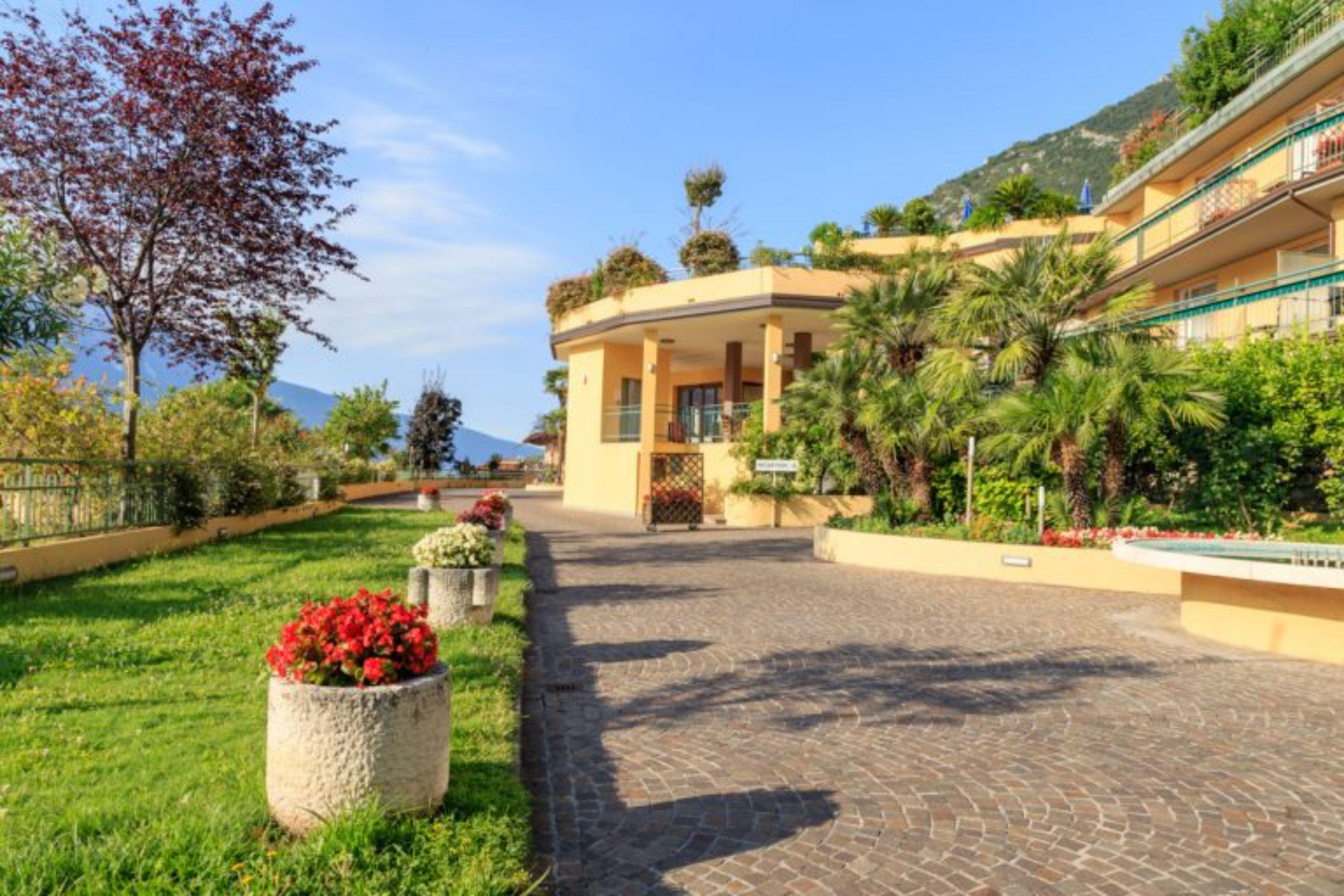 Hotel San Pietro Limone sul Garda Bagian luar foto