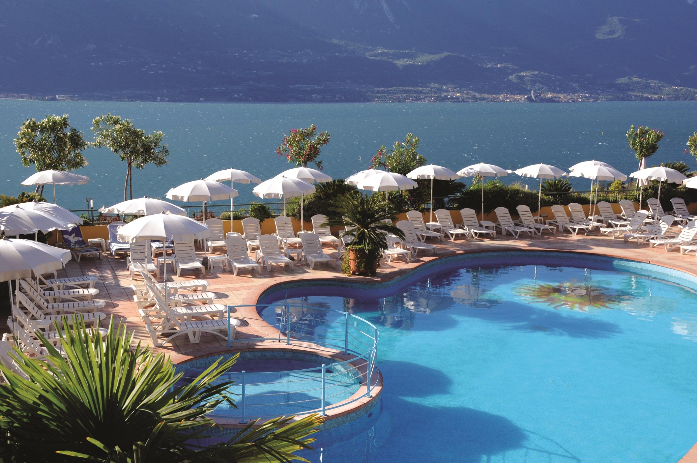Hotel San Pietro Limone sul Garda Bagian luar foto