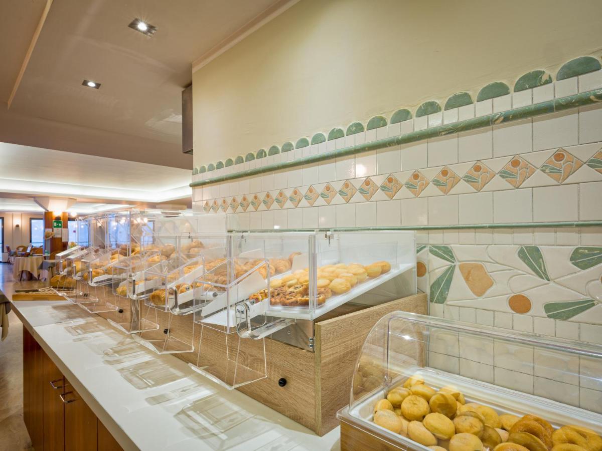 Hotel San Pietro Limone sul Garda Bagian luar foto