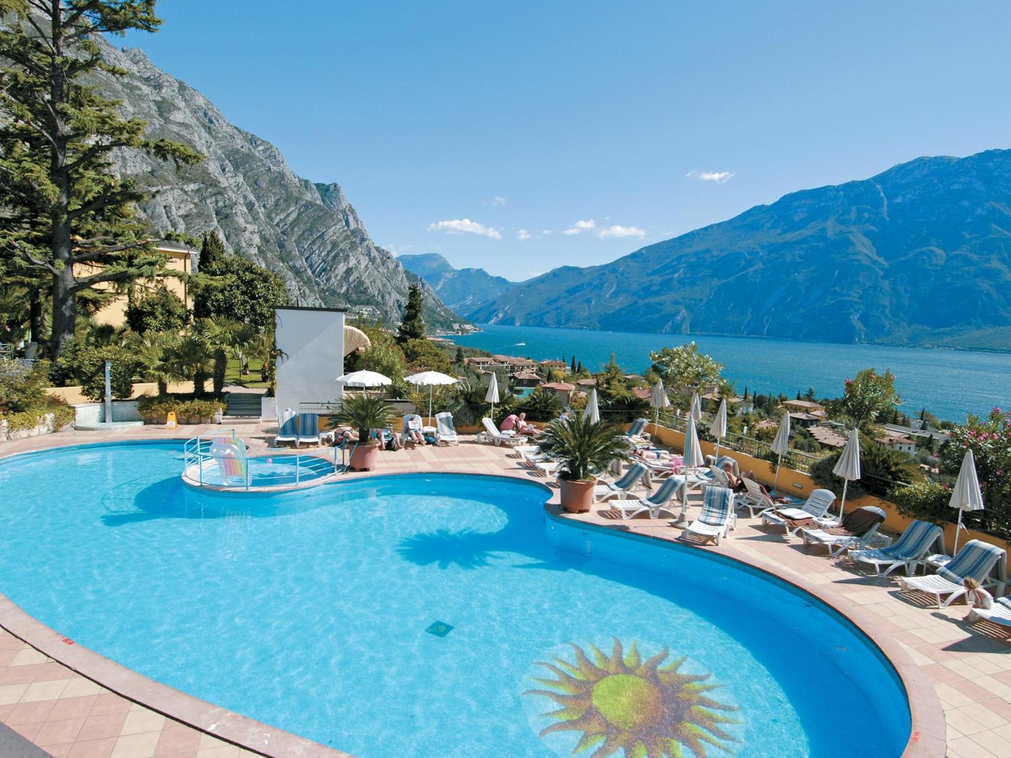 Hotel San Pietro Limone sul Garda Bagian luar foto